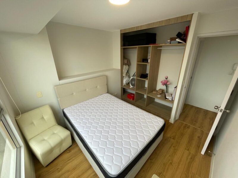 Lindo Mini Full Amoblado con Vista Externa - Pet Friendly - Full Áreas Comunes