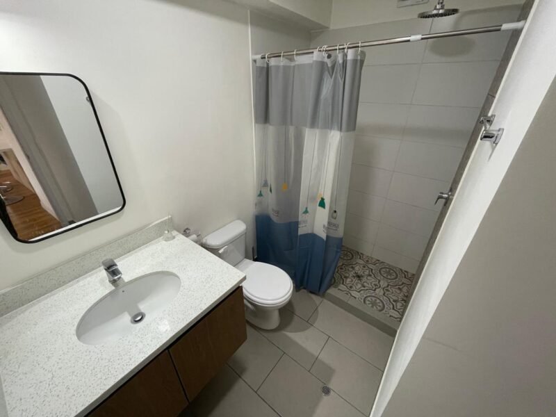 Lindo Mini Full Amoblado con Vista Externa - Pet Friendly - Full Áreas Comunes