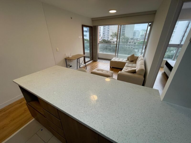 Lindo Mini Full Amoblado con Vista Externa - Pet Friendly - Full Áreas Comunes