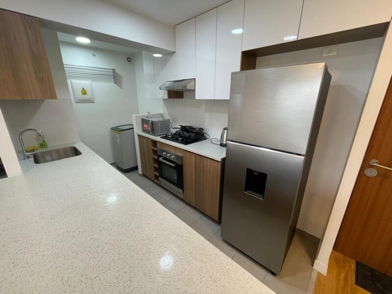 Lindo Mini Full Amoblado con Vista Externa - Pet Friendly - Full Áreas Comunes