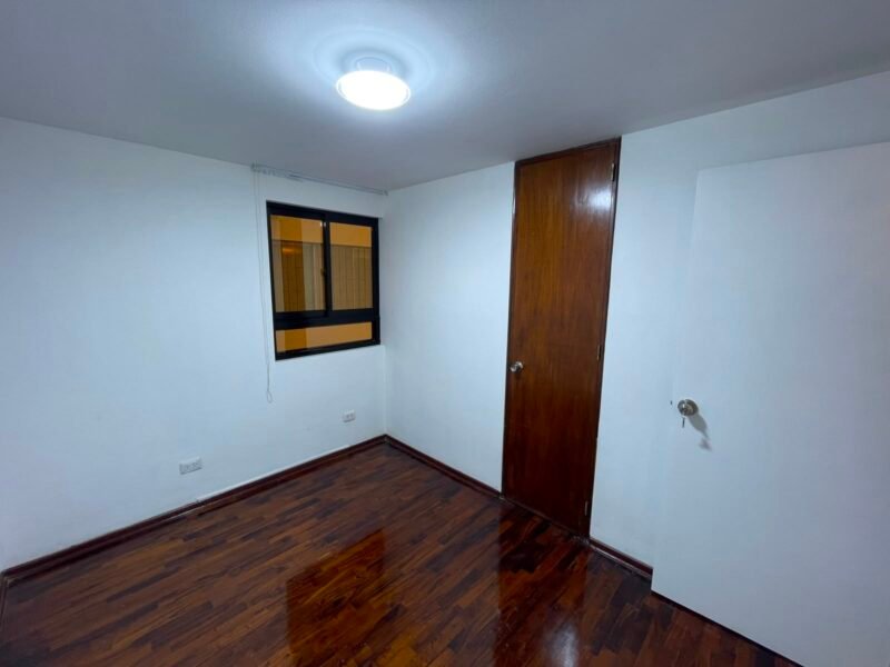 Dpto de 92 m² con 3 Habitaciones en Av Salaverry + Cochera