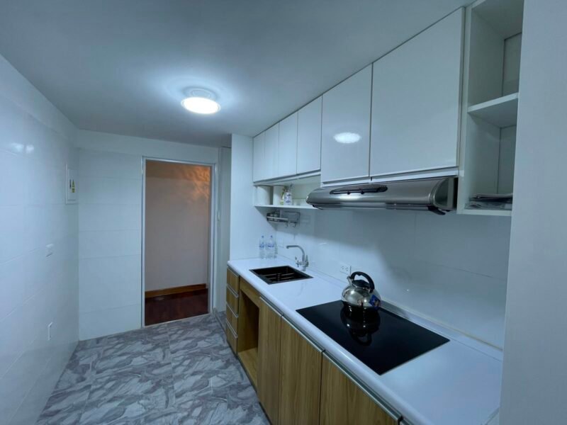Dpto de 92 m² con 3 Habitaciones en Av Salaverry + Cochera
