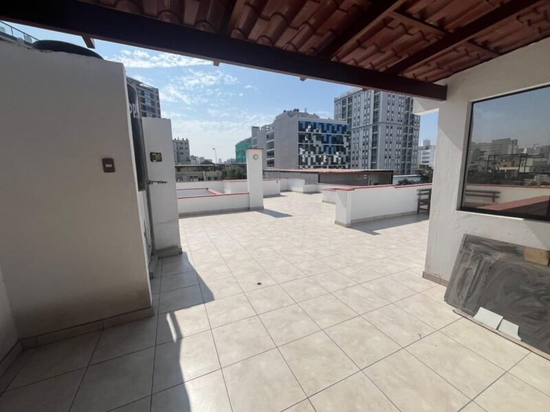 Atención Inversionistas! Dpto de 122 m² + Acceso Externo a 118 m² de Aires (Tmb Para Zona de Rélax)