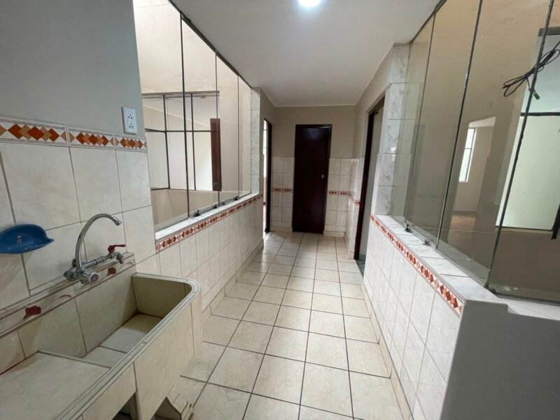 Dpto. 100 m² Piso 2 con 3 Dorm. y 1 Cochera. Frente a Parque. a 3 Cdrs. Univ. San Martín