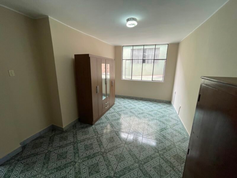 Dpto. 100 m² Piso 2 con 3 Dorm. y 1 Cochera. Frente a Parque. a 3 Cdrs. Univ. San Martín