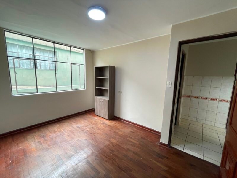 Dpto. 100 m² Piso 2 con 3 Dorm. y 1 Cochera. Frente a Parque. a 3 Cdrs. Univ. San Martín