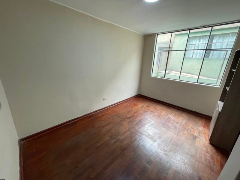 Dpto. 100 m² Piso 2 con 3 Dorm. y 1 Cochera. Frente a Parque. a 3 Cdrs. Univ. San Martín