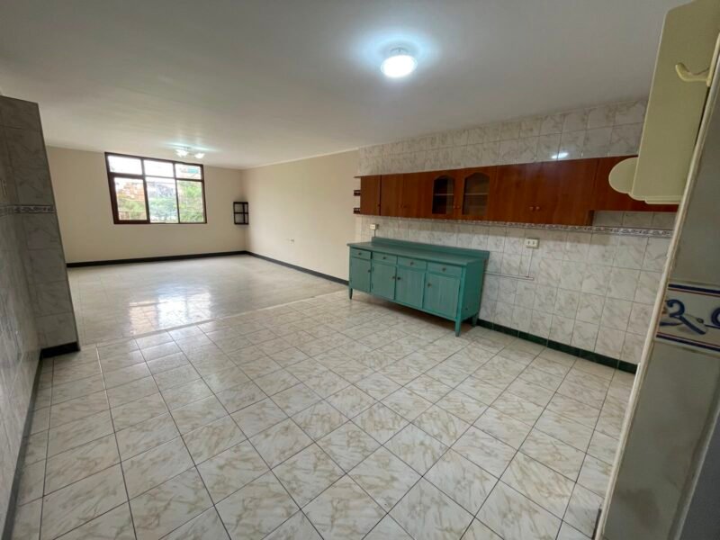 Dpto. 100 m² Piso 2 con 3 Dorm. y 1 Cochera. Frente a Parque. a 3 Cdrs. Univ. San Martín