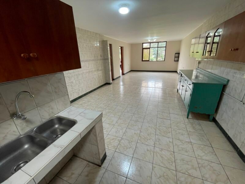 Dpto. 100 m² Piso 2 con 3 Dorm. y 1 Cochera. Frente a Parque. a 3 Cdrs. Univ. San Martín