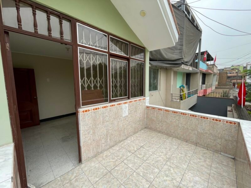 Dpto. 100 m² Piso 2 con 3 Dorm. y 1 Cochera. Frente a Parque. a 3 Cdrs. Univ. San Martín