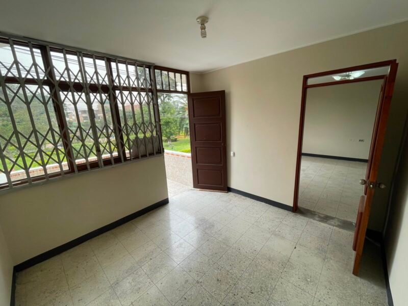 Dpto. 100 m² Piso 2 con 3 Dorm. y 1 Cochera. Frente a Parque. a 3 Cdrs. Univ. San Martín