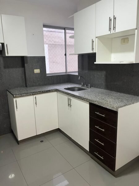 Departamento de 78 m² con Vista Externa, 3 Dorm. y 1 Cochera en Barrio Medico. Pet Friendly