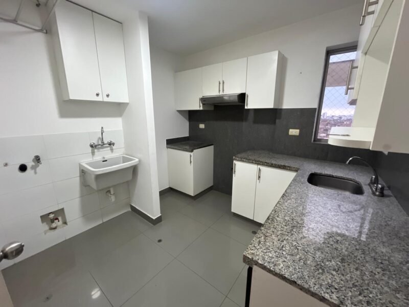 Departamento de 78 m² con Vista Externa, 3 Dorm. y 1 Cochera en Barrio Medico. Pet Friendly