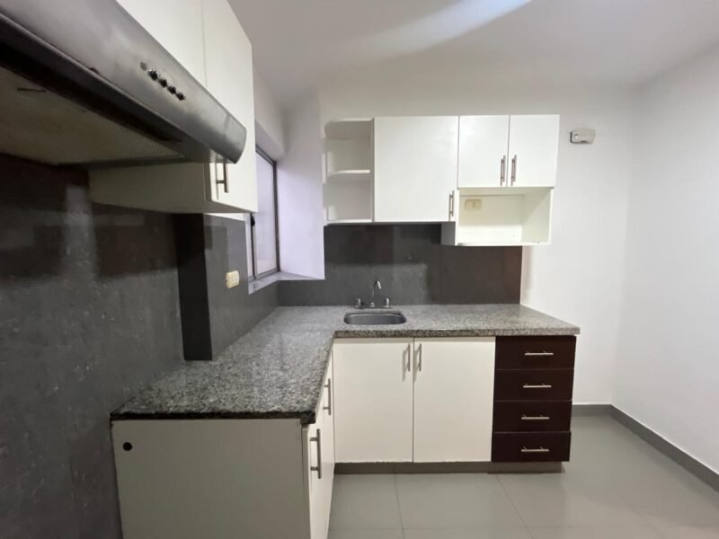 Departamento de 78 m² con Vista Externa, 3 Dorm. y 1 Cochera en Barrio Medico. Pet Friendly