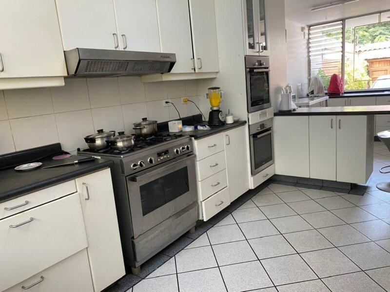 Higuereta - Casa con 2 Jardines, 4 Dorm. 2 Cocheras
