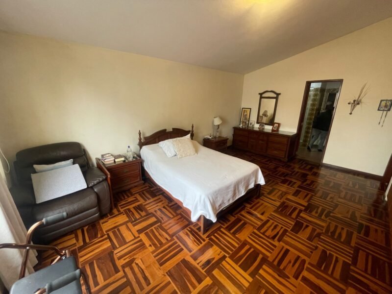 Higuereta - Casa con 2 Jardines, 4 Dorm. 2 Cocheras