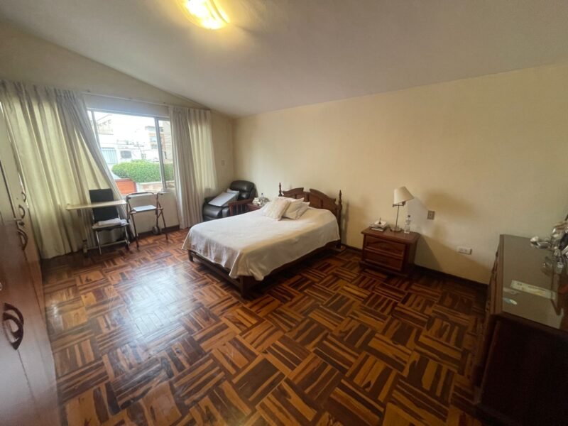 Higuereta - Casa con 2 Jardines, 4 Dorm. 2 Cocheras