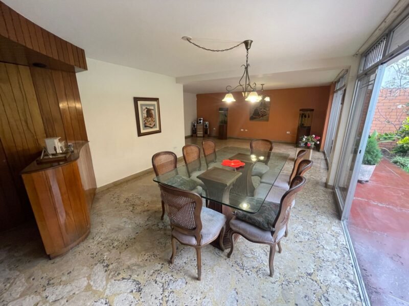 Higuereta - Casa con 2 Jardines, 4 Dorm. 2 Cocheras