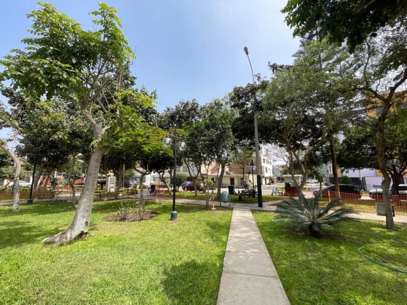 Tranquilidad y Naturaleza | Dpto. 54 m² en Esquina Frente a Parque | 2 Dorm. | Estacionamiento