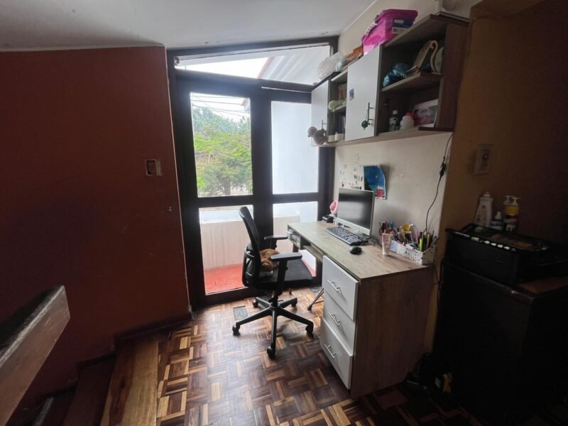 Casa en Venta con Mini Dpto de 2 Dorm. en 3er Nivel, Frente Al Parque Martinelli (Del Ciclista)