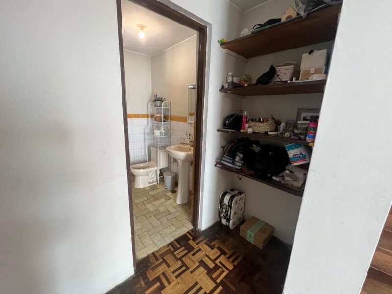 Casa en Venta con Mini Dpto de 2 Dorm. en 3er Nivel, Frente Al Parque Martinelli (Del Ciclista)