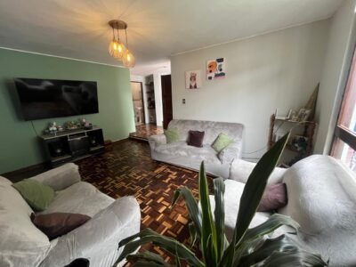 Casa en Venta con Mini Dpto de 2 Dorm. en 3er Nivel, Frente Al Parque Martinelli (Del Ciclista)