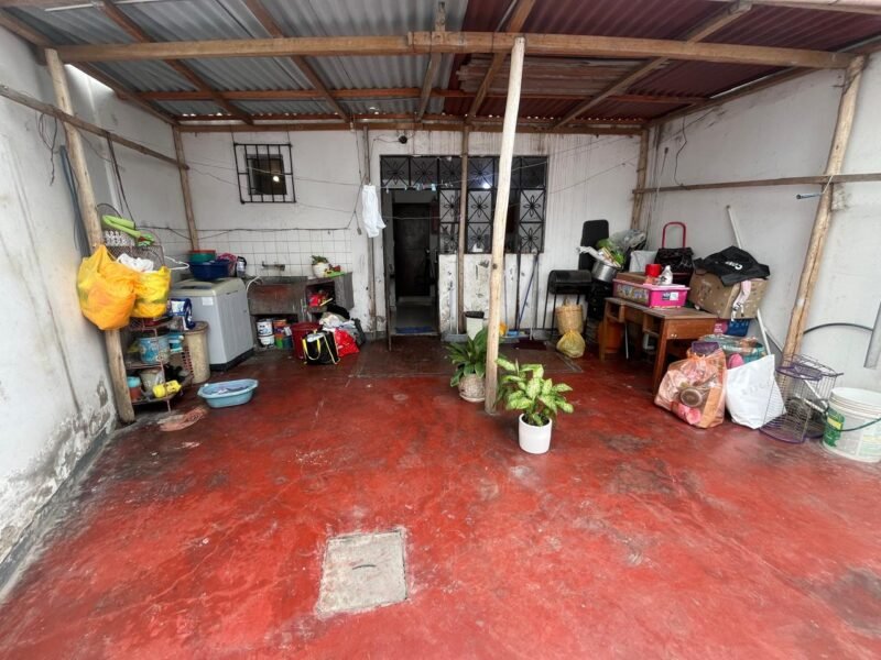 Casa en Venta con Mini Dpto de 2 Dorm. en 3er Nivel, Frente Al Parque Martinelli (Del Ciclista)